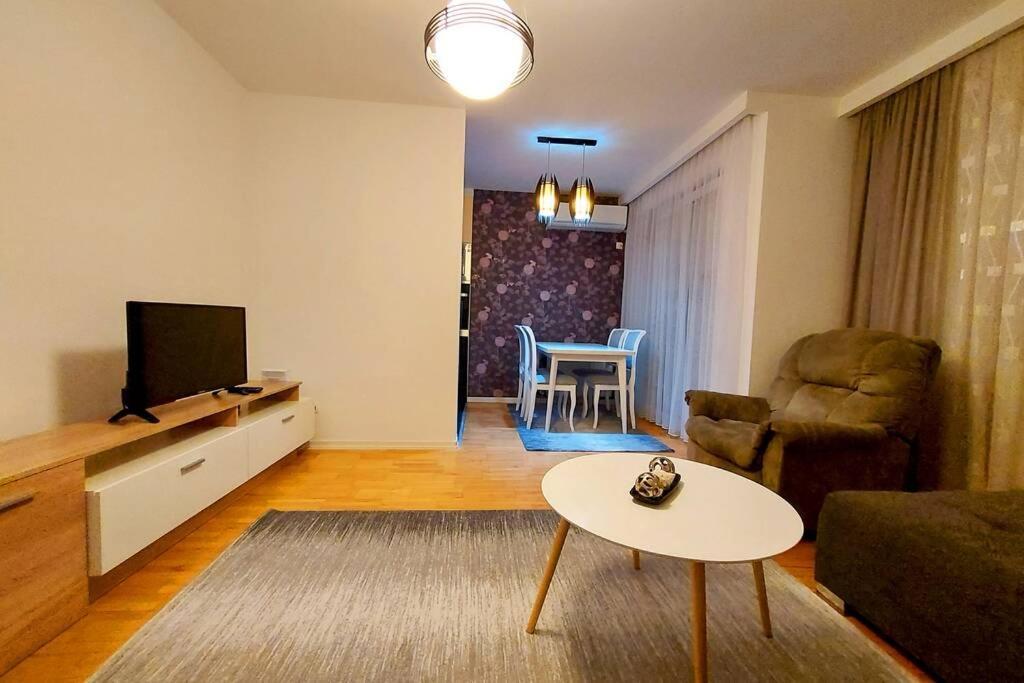 Apartment 13C Pristina Kültér fotó