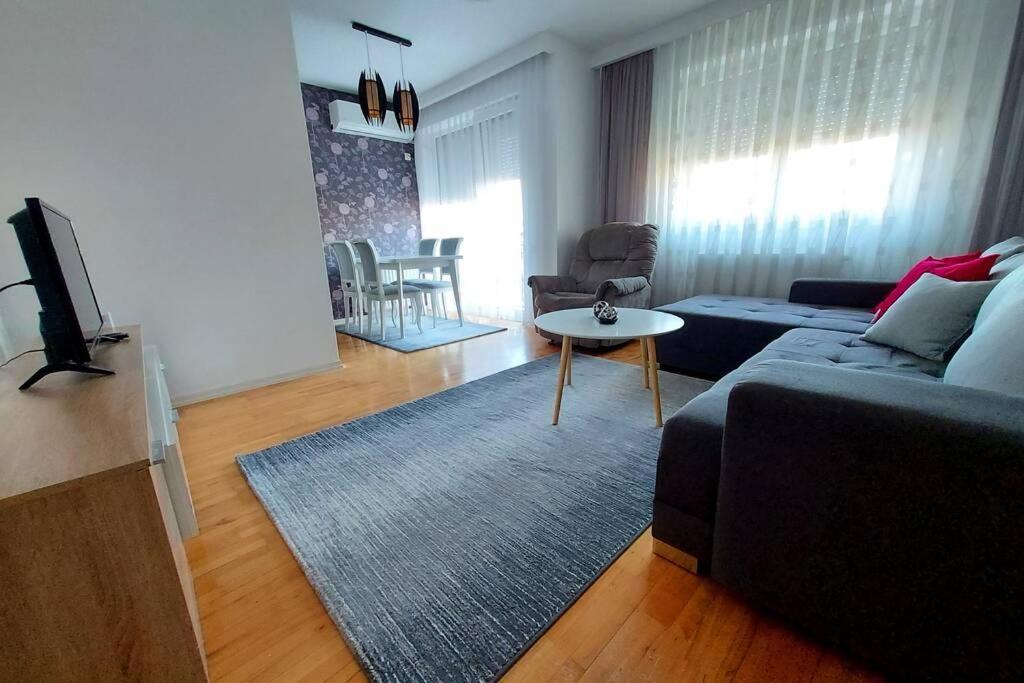Apartment 13C Pristina Kültér fotó